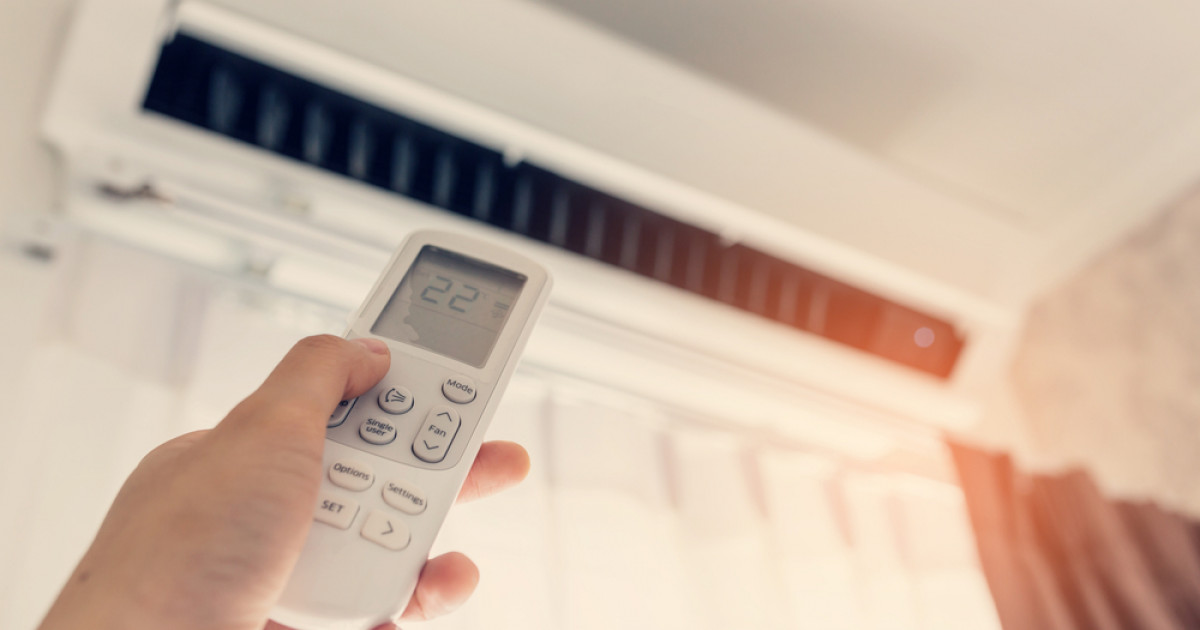 Trucuri pentru o factură mai mică la energie pe timp de caniculă. La câte grade trebuie setat aparatul de aer condiționat