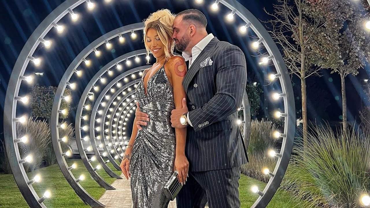 Xtra Night Show. De ce s-ar fi despărțit Alex Bodi și Ema Uta. Ce ar fi stârnit gelozia make-up artistului. S-ar fi separat după două luni de la cererea în căsătorie