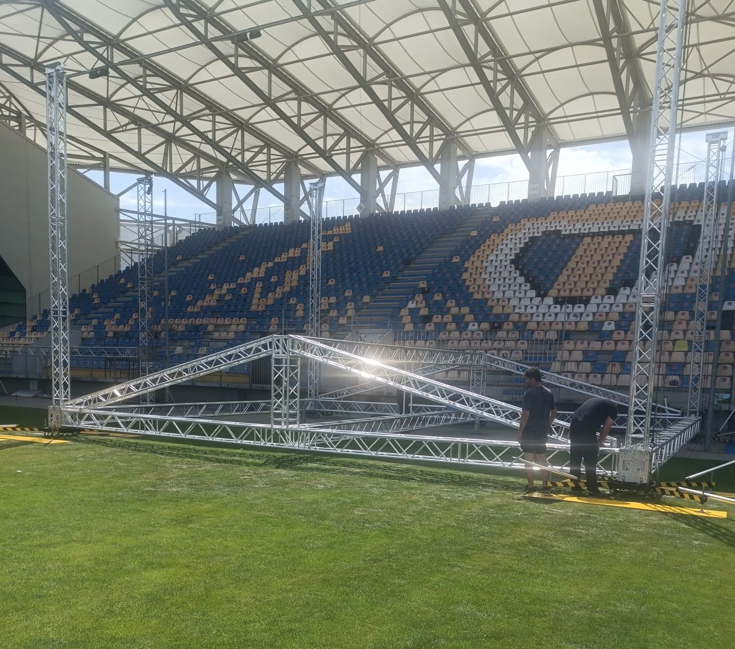 Scena prinde contur pe ,,Ilie Oană”