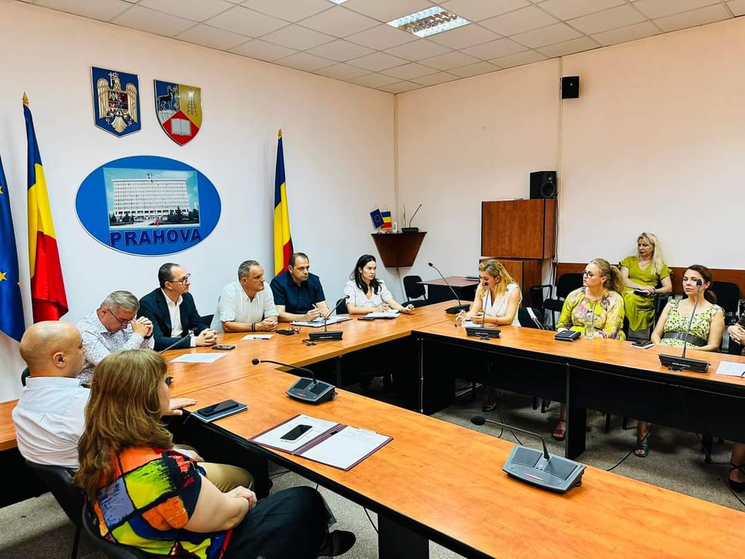 Prefectul Emil Dragănescu şi preşedintele ales al CJ Prahova, Virgiliu Nanu, se implică într-un proiect amplu de îmbunătățire a sistemului medical Prefectul Emil Dragănescu şi preşedintele ales al CJ Prahova, Virgiliu Nanu, se implică într-un proiect amplu de îmbunătățire a sistemului medical