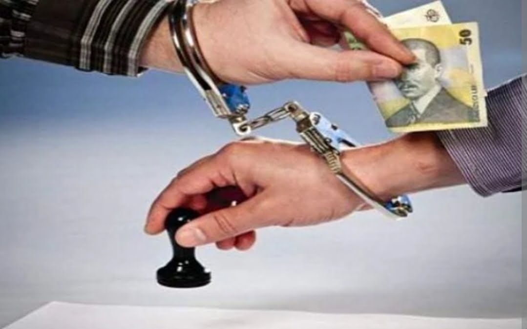 Mită electorală în Scorțeni! Consilier PNL prins în flagrant când dădea bani: „Banii îi am de la Iulian Dumitrescu” Mită electorală în Scorțeni! Consilier PNL prins în flagrant când dădea bani: „Banii îi am de la Iulian Dumitrescu”