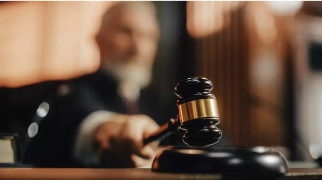 Luju.ro: Aşa trebuie să judece un judecător!