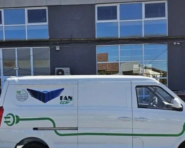 Cenntro România anunță livrarea primului vehicul electric utilitar LOGISTAR 200 VAN catre francizorul Fan Curier Bistrița