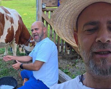 Locul din România unde Cosmin Seleși și-a încărcat bateriile: „Acolo e un tărâm magic”. Și-a construit o casă și are planuri mari: „Vreau să o şi închiriez”