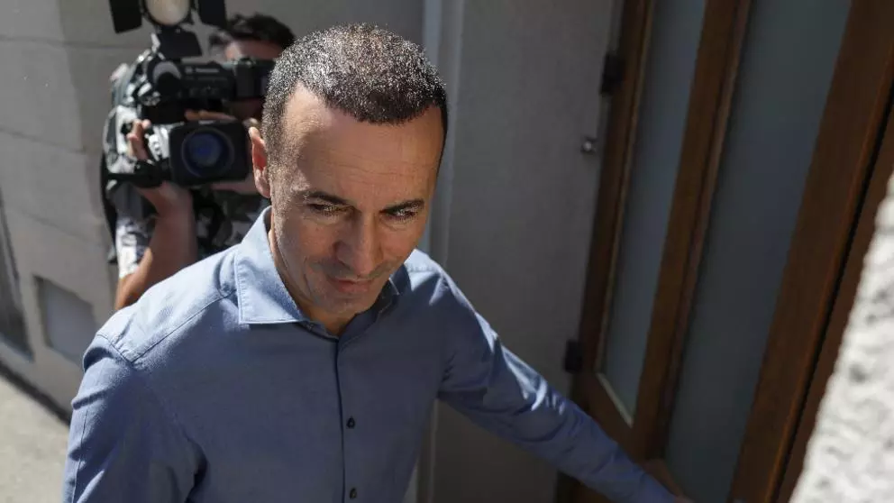 Realitatea TV: „Iulian Dumitrescu, audiat 5 ore la DNA. A plecat sfidător, cu zâmbetul pe buze”