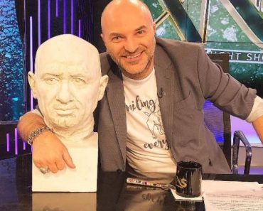 Cine prezintă emisiunea „Xtra Night Show” în locul lui Dan Capatos, care din această toamnă revine la cârma „Un show păcătos” Cine prezintă emisiunea „Xtra Night Show” în locul lui Dan Capatos, care din această toamnă revine la cârma „Un show păcătos”