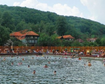 Colțul ca din basme din România unde te poți retrage la bătrânețe. O casă aici costă doar 10 mii de lei: „Autoritățile vor să sprijine proprietarii”