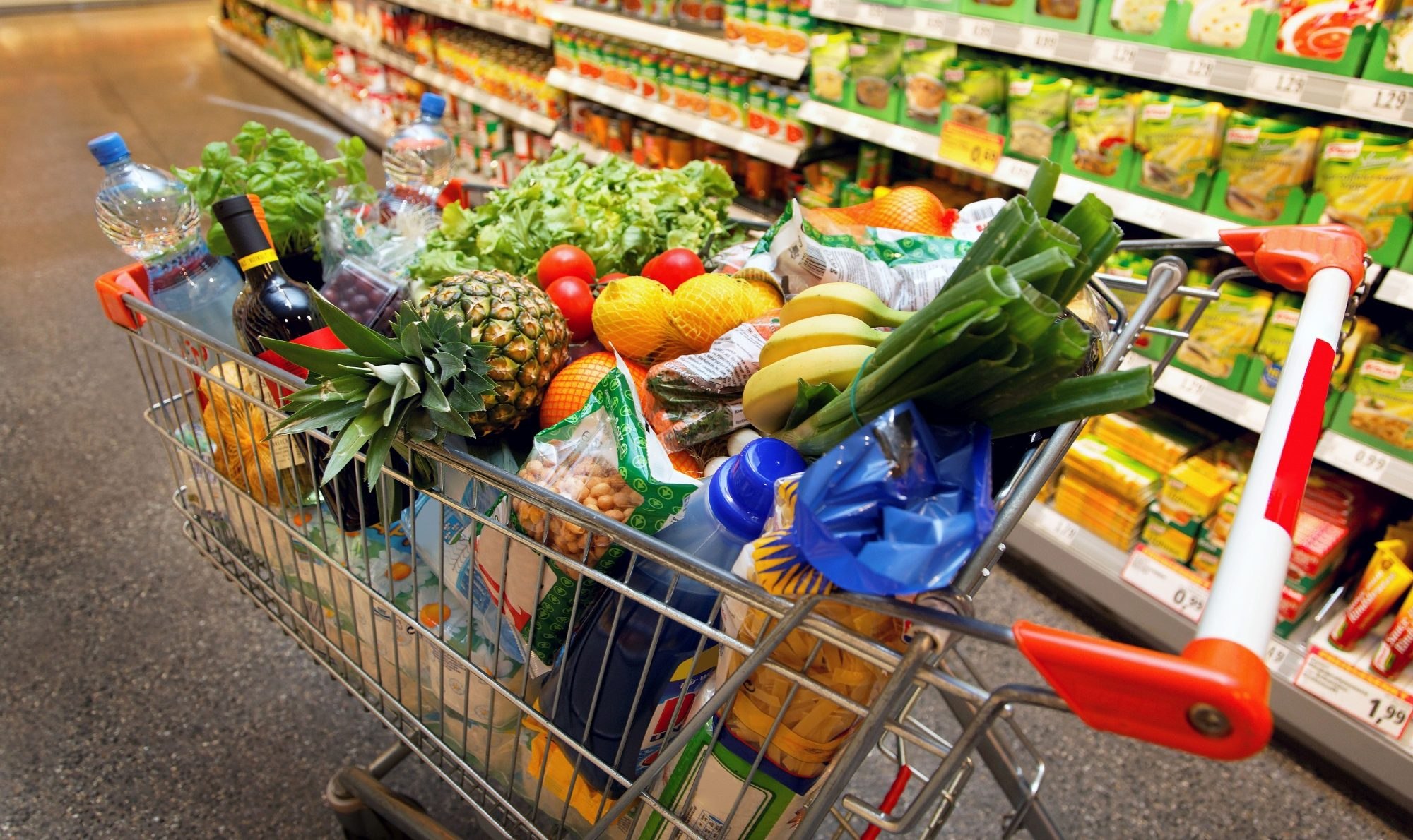 Adio cărucioare tradiționale în marile magazine. Cum vor arăta din 2025