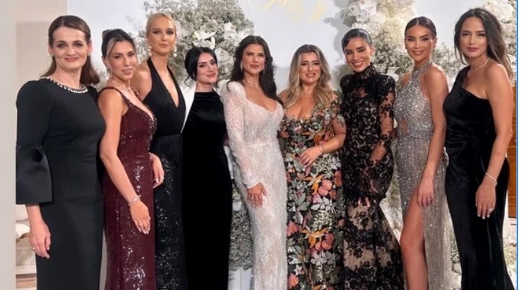 Ce invitați de seamă au venit la nunta Monicăi Bîrlădeanu cu Valeriu Gheorghiță! Motivul pentru care Gina Pistol a fost singură la petrecere