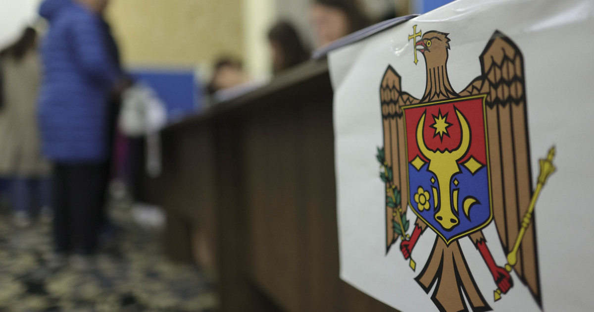 Alegeri în Republica Moldova: mobilizare fără precedent la vot, cu cozi la mai multe secții. Referendumul a fost validat