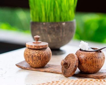 De ce să pui un bol cu sare la fereastră în această iarnă. Trucul pe care nu îl știai și care îți va fi de mare ajutor în lunile reci De ce să pui un bol cu sare la fereastră în această iarnă. Trucul pe care nu îl știai și care îți va fi de mare ajutor în lunile reci