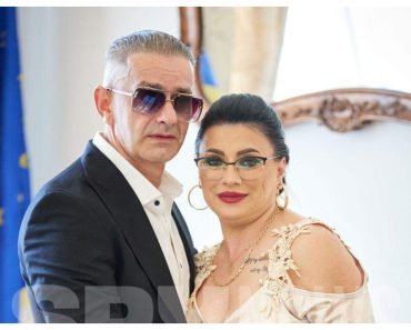 Xtra Night Show. Daniel Onoriu și soția, prima apariție la TV. Cu ce se ocupă Cătălina și de ce a plecat din țară în urmă cu 30 de ani Xtra Night Show. Daniel Onoriu și soția, prima apariție la TV. Cu ce se ocupă Cătălina și de ce a plecat din țară în urmă cu 30 de ani