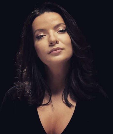 Anca Dinicu a născut! Ce nume va purta copilul și ce imagine a publicat vedeta. FOTO