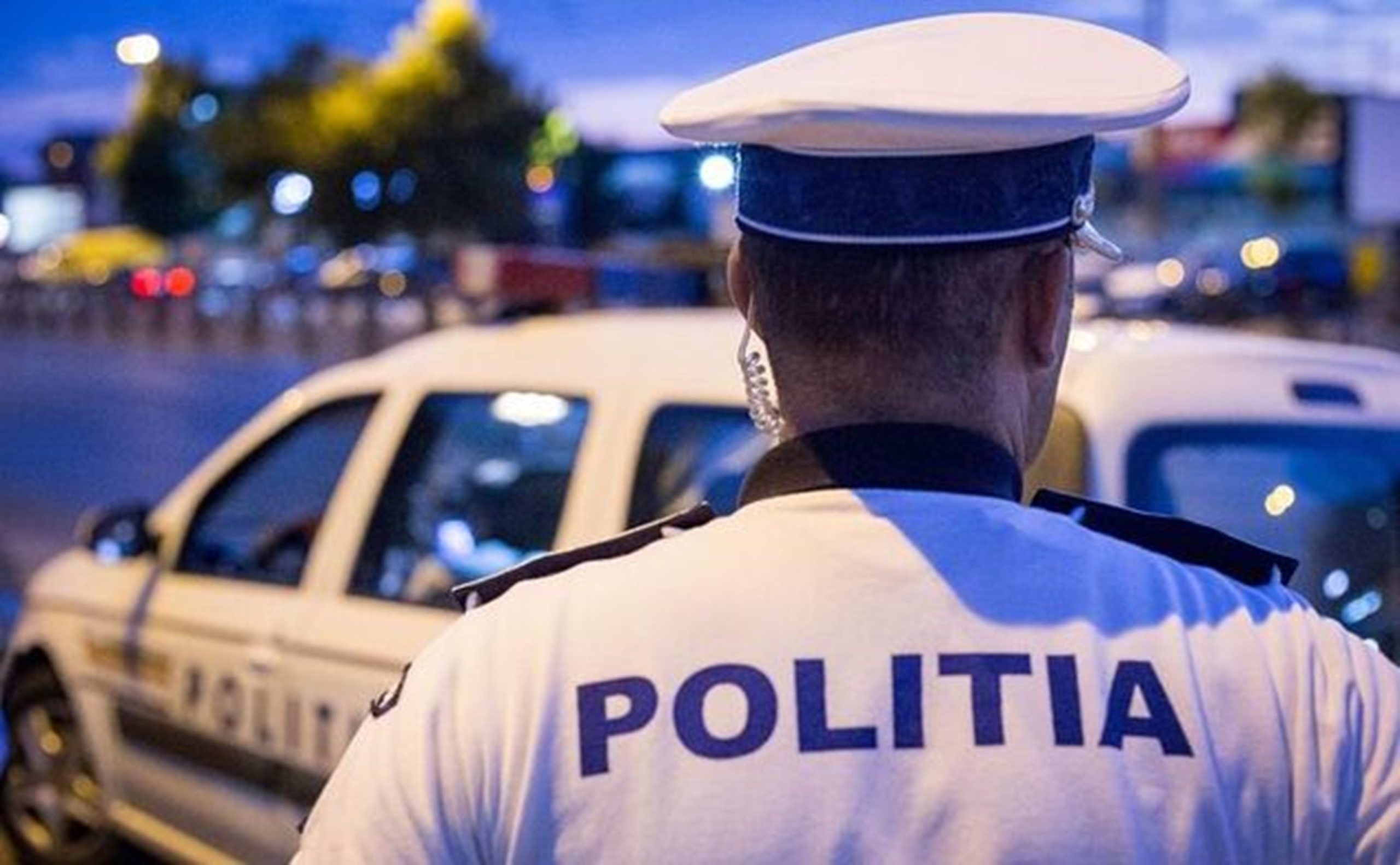 Revoltă pe rețelele sociale după ce mai mulți români s-au trezit cu poliția la ușă, din cauza unor postări pe Facebook Revoltă pe rețelele sociale după ce mai mulți români s-au trezit cu poliția la ușă, din cauza unor postări pe Facebook