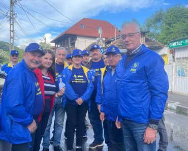 Viorel Dosaru (PNL Prahova) promite investiții în cartierul Bereasca: „Soluțiile sunt la îndemână, dar e nevoie de voință politică” Viorel Dosaru (PNL Prahova) promite investiții în cartierul Bereasca: „Soluțiile sunt la îndemână, dar e nevoie de voință politică”