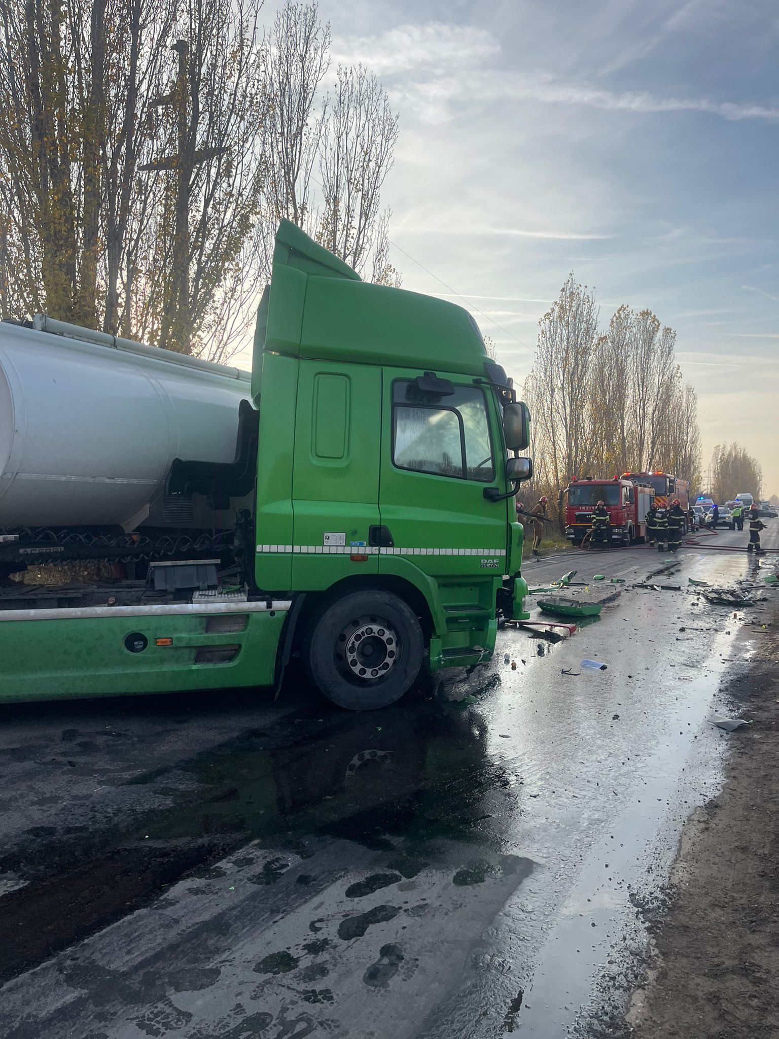 Accident în Berceni, pe Centura de Est. Coliziune intre doua cisterne si un autoturism
