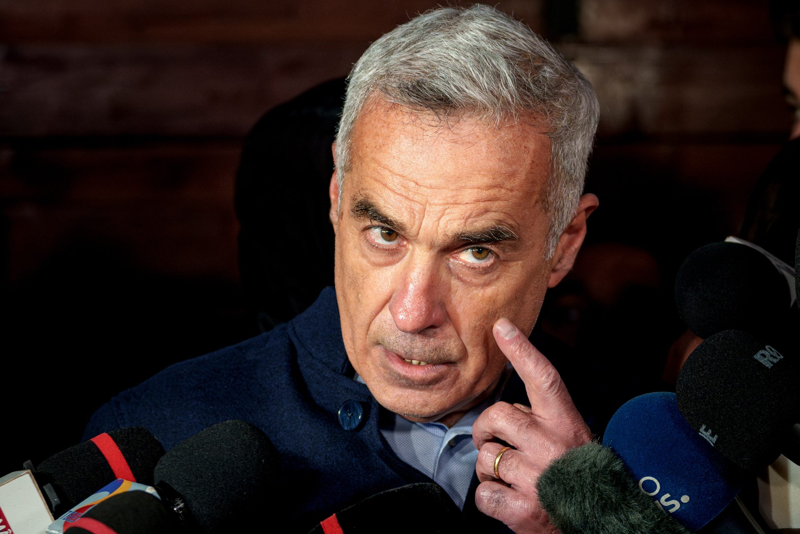 Georgescu a venit la un interviu însoțit de liderul mișcării neo-legionare din România. Anterior, negase legătura Georgescu a venit la un interviu însoțit de liderul mișcării neo-legionare din România. Anterior, negase legătura