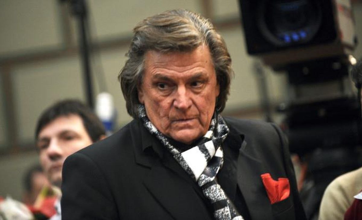 Primele imagini cu Florin Piersic după ce s-a retras la mănăstire. Îndrăgitul actor e de nerecunoscut: „Nu pot să cred că maestrul vrea să apară așa pe rețele!” VIDEO Primele imagini cu Florin Piersic după ce s-a retras la mănăstire. Îndrăgitul actor e de nerecunoscut: „Nu pot să cred că maestrul vrea să apară așa pe rețele!” VIDEO