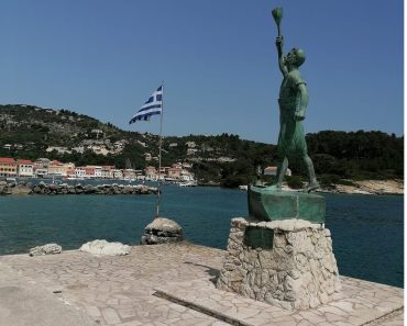 Probabil, cel mai frumos sat din Grecia, unde poți fi doar fericit. Un loc magic, neinvadat de turiști