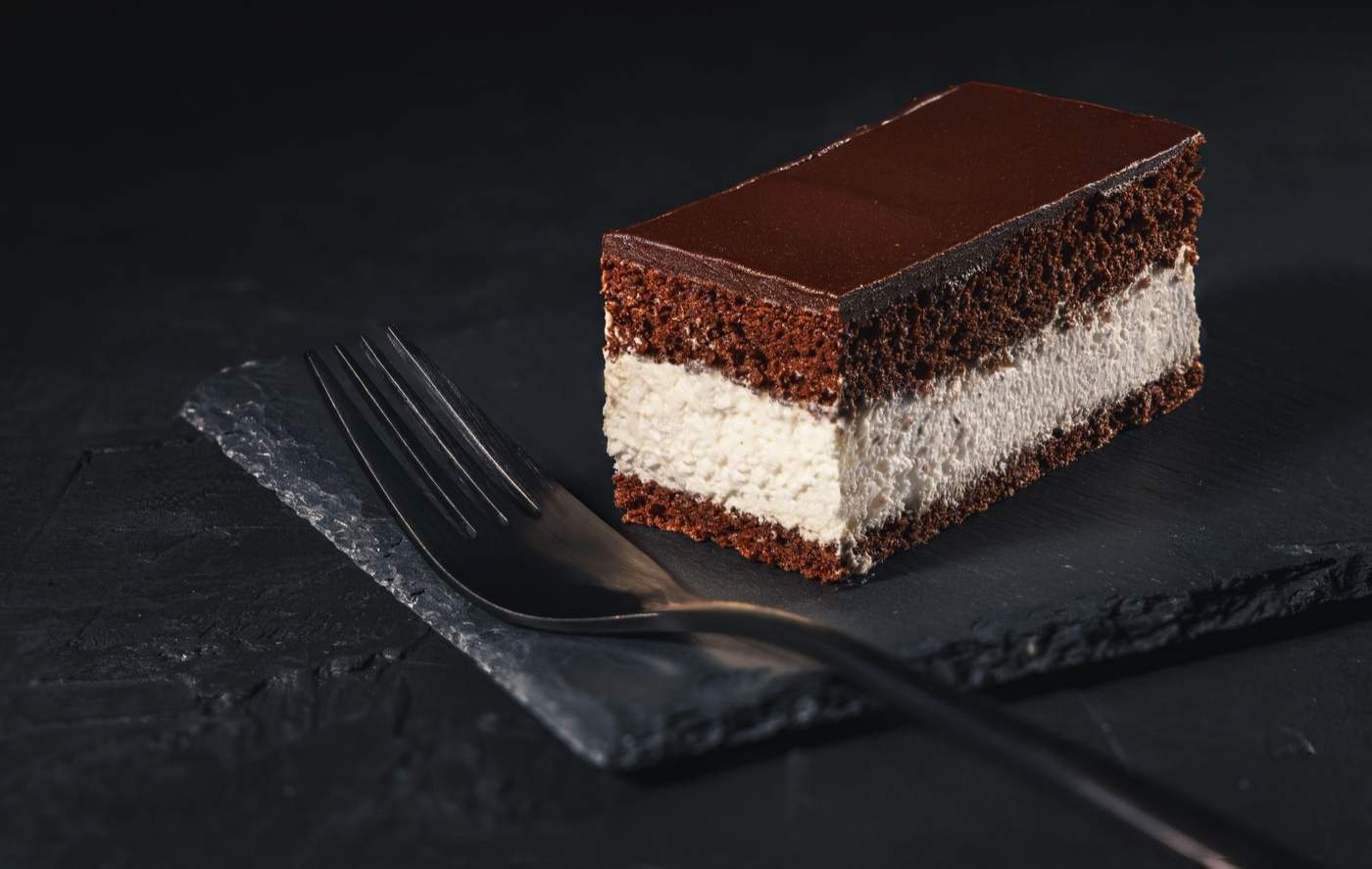 Prăjitura care „a înnebunit” planeta. Rețeta pentru desertul pe care vei dori să îl prepari iar și iar