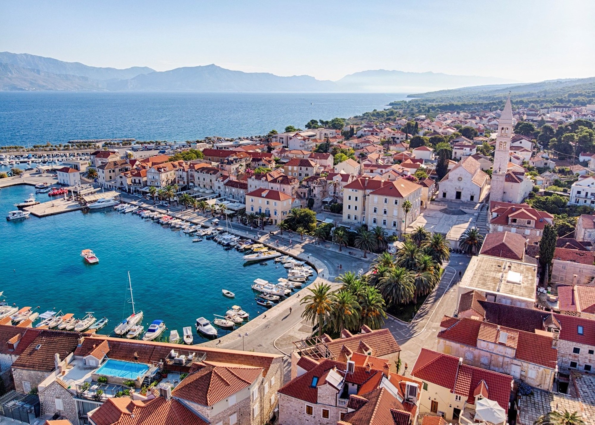 Insula de vis pe care trebuie să o vizităm în această vară! Este locul perfect pentru o vacanță cu buget redus