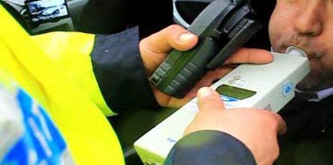 O tânără șoferiță beată criță a provocat un accident în Dumbrăvești