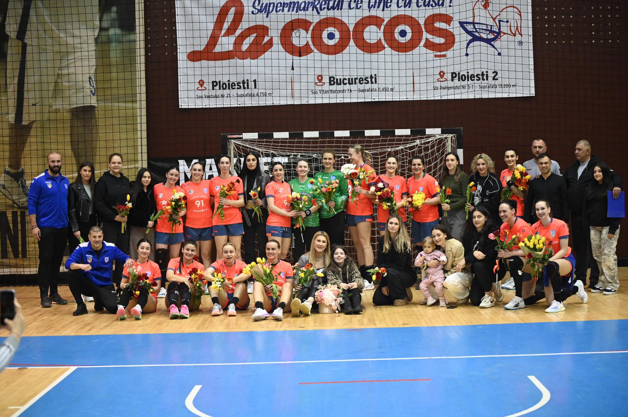 Se simte miros de Liga Florilor!