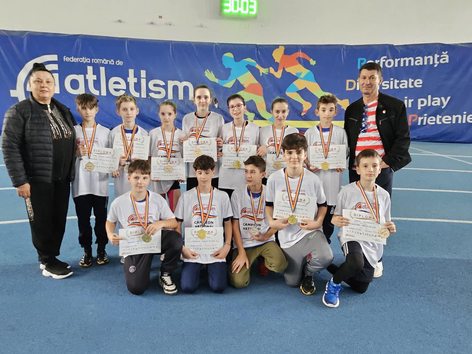 Triplă de aur pentru atleții ploieșteni