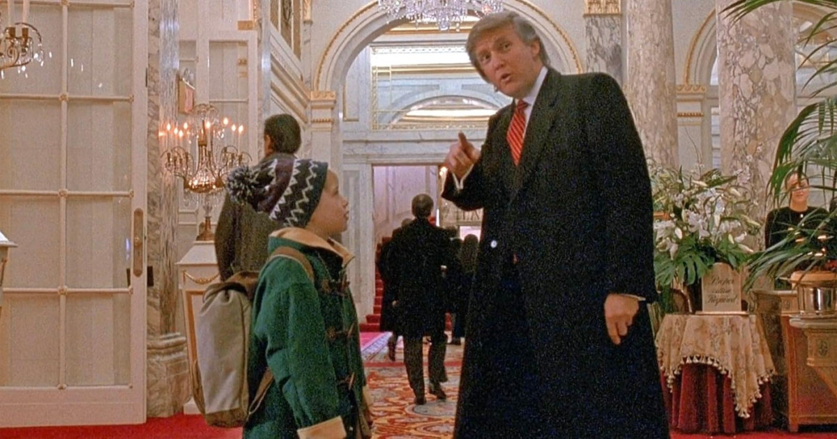Regizorul Home Alone 2 spune că se teme că va fi deportat dacă taie din film celebra scenă în care apare Donald Trump