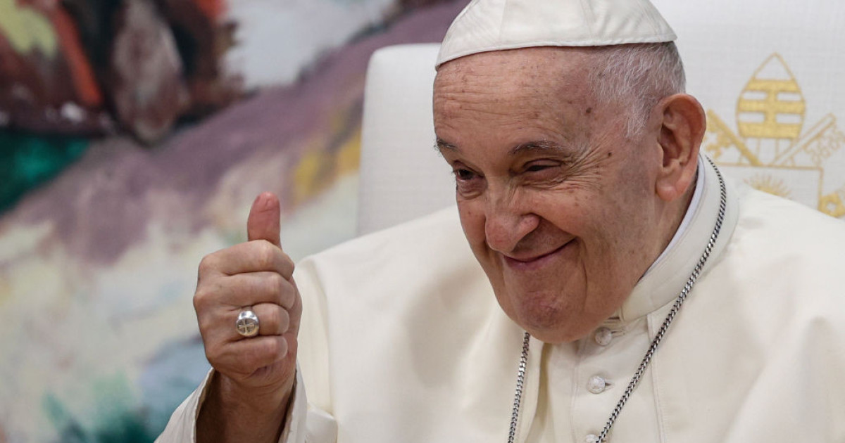 „Ştiţi de ce se vorbeşte maghiara în Rai?”: Francisc, un papă cu simțul umorului. Care erau glumele preferate ale suveranului pontif