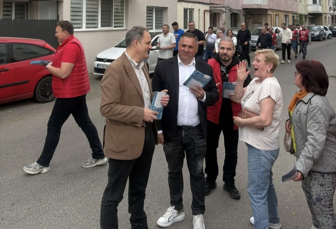 Virgil Nanu (CJ Prahova) și primarul Marius Constantin au prezentat proiectul „România Înainte” la Băicoi