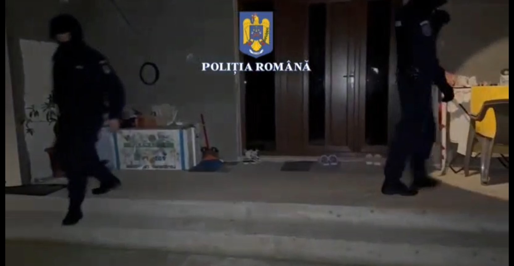 VIDEO: Percheziții în Prahova. Bărbat înșelat cu peste 300 de mii de euro