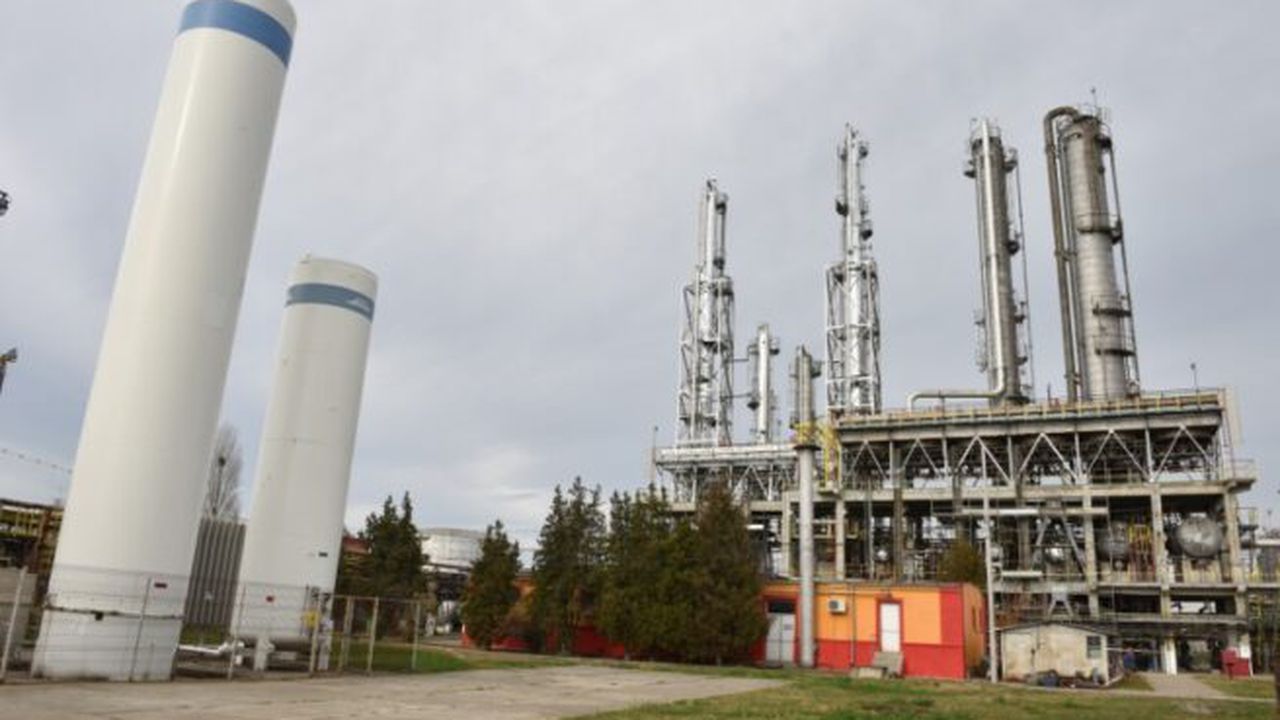După ce locuitorii din Blejoi au semnalat poluarea de la Vega, Primaria a sesizat Garda de Mediu
