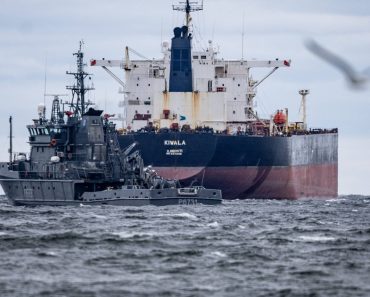 Estonia a încercat să rețină un petrolier din flota fantomă a Rusiei. „Nava a refuzat cooperarea şi și-a continuat călătoria”