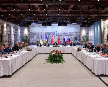 Negocierile dintre Rusia și Ucraina de la Istanbul s-au încheiat după mai puțin de două ore: cerințele Moscovei, „rupte de realitate”