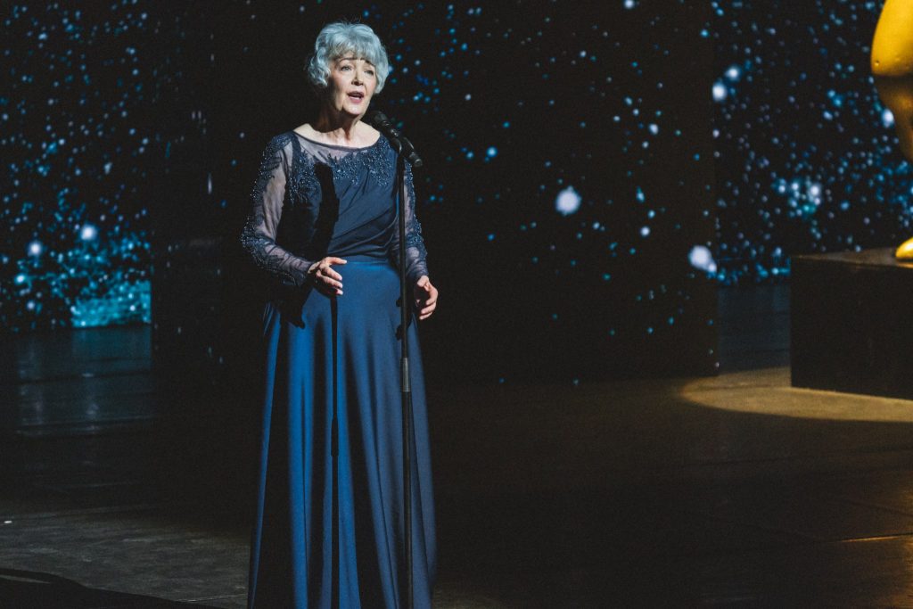 Eva Kiss, 50 de ani de la prima apariție pe scena Teatrului Tănase: ce îi lipsește din țară?