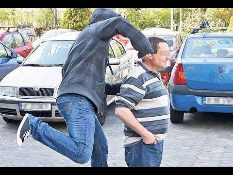 Bătaie în stradă, în Ploiești. Un bărbat a fost lovit cu pumnii de un tânăr, pe strada Poștei