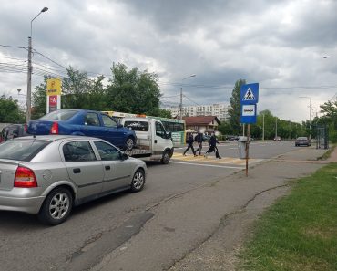 Părinții vor relantisoare la una dintre cele mai periculoase treceri pentru pietoni din Ploiești Părinții vor relantisoare la una dintre cele mai periculoase treceri pentru pietoni din Ploiești