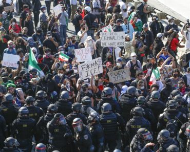 Protestele la adresa deportărilor în masă se extind pe teritoriul SUA. Vance: „Această administraţie nu va fi intimidată de anarhie”