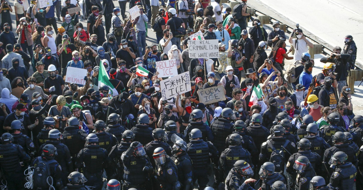 Protestele la adresa deportărilor în masă se extind pe teritoriul SUA. Vance: „Această administraţie nu va fi intimidată de anarhie”