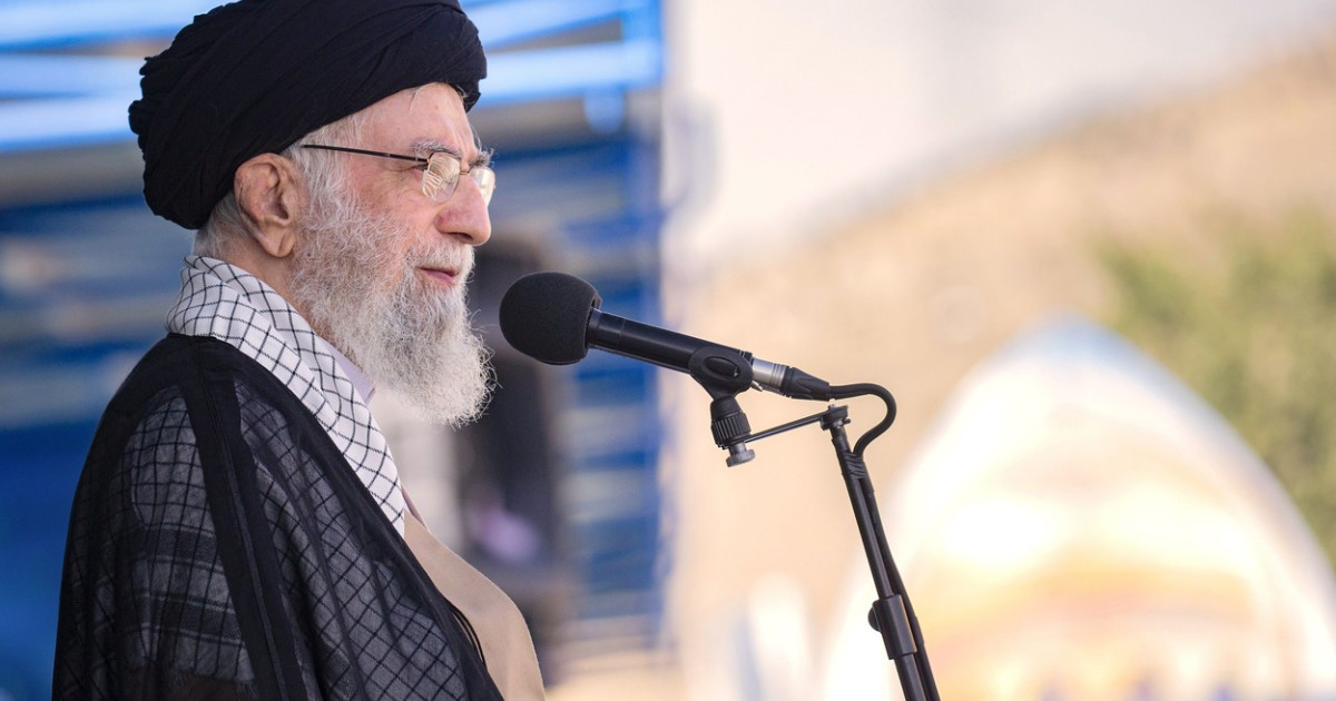 Ayatollahul încolțit. Ali Khamenei, apărătorul nemilos al revoluției iraniene, e în situația pe care a încercat s-o evite toată viața