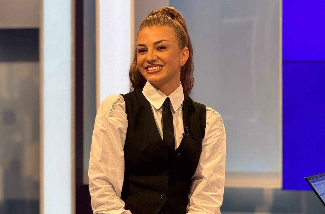 Codruța Filip, superbă la un eveniment, în rolul de nașă! Cântăreața a strălucit alături de Valentin Sanfira | VIDEO