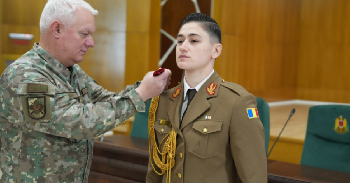 O româncă absolventă a Academiei „West Point” a primit gradul de sublocotenent. „Am să fiu un ofiţer care serveşte România cu onoare”