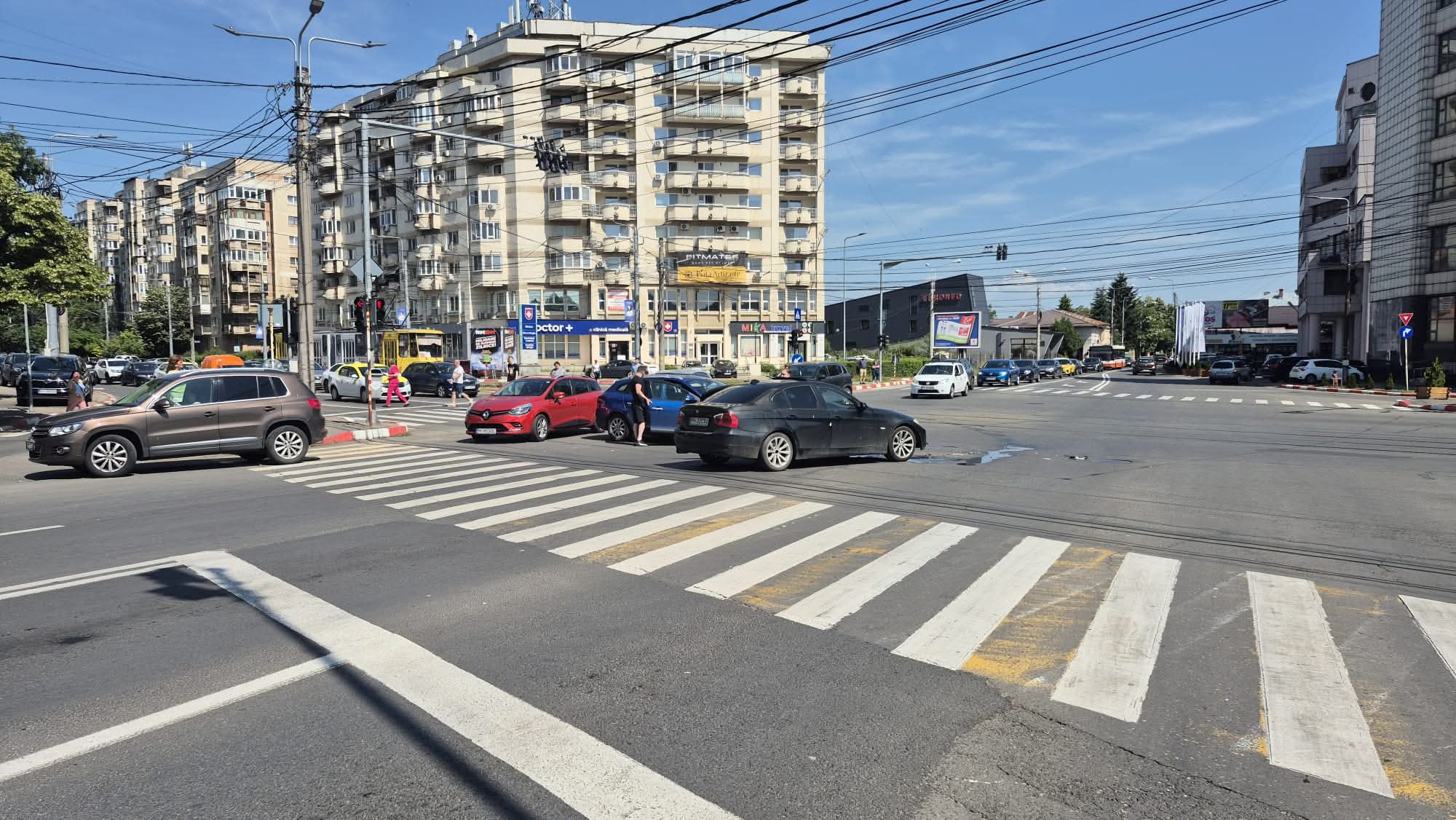 Accident in Ploiesti, la intersectia strazilor Valeni si Gheorghe Doja
