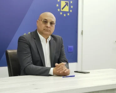 Prefectul Daniel Nicodim a atacat în instanță dispozițiile de demolare pentru casele de pe strada Văii, emise de primarul Ploieștiului: „Terenul are un regim juridic neclar” Prefectul Daniel Nicodim a atacat în instanță dispozițiile de demolare pentru casele de pe strada Văii, emise de primarul Ploieștiului: „Terenul are un regim juridic neclar”