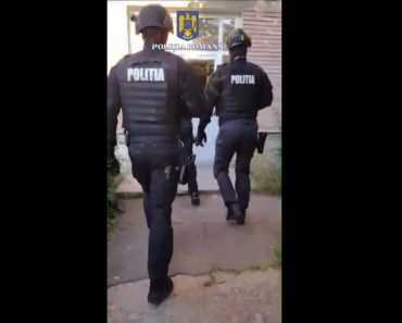 VIDEO: Hoț de buzunare ridicat de polițiști, după percheziții în Ploiești