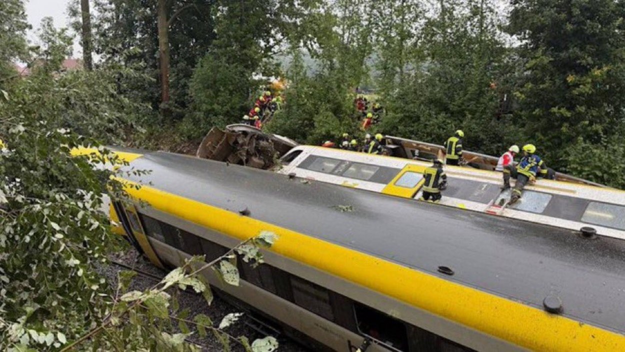 Accident feroviar grav în Germania. Cel puțin patru morți și zeci de răniți