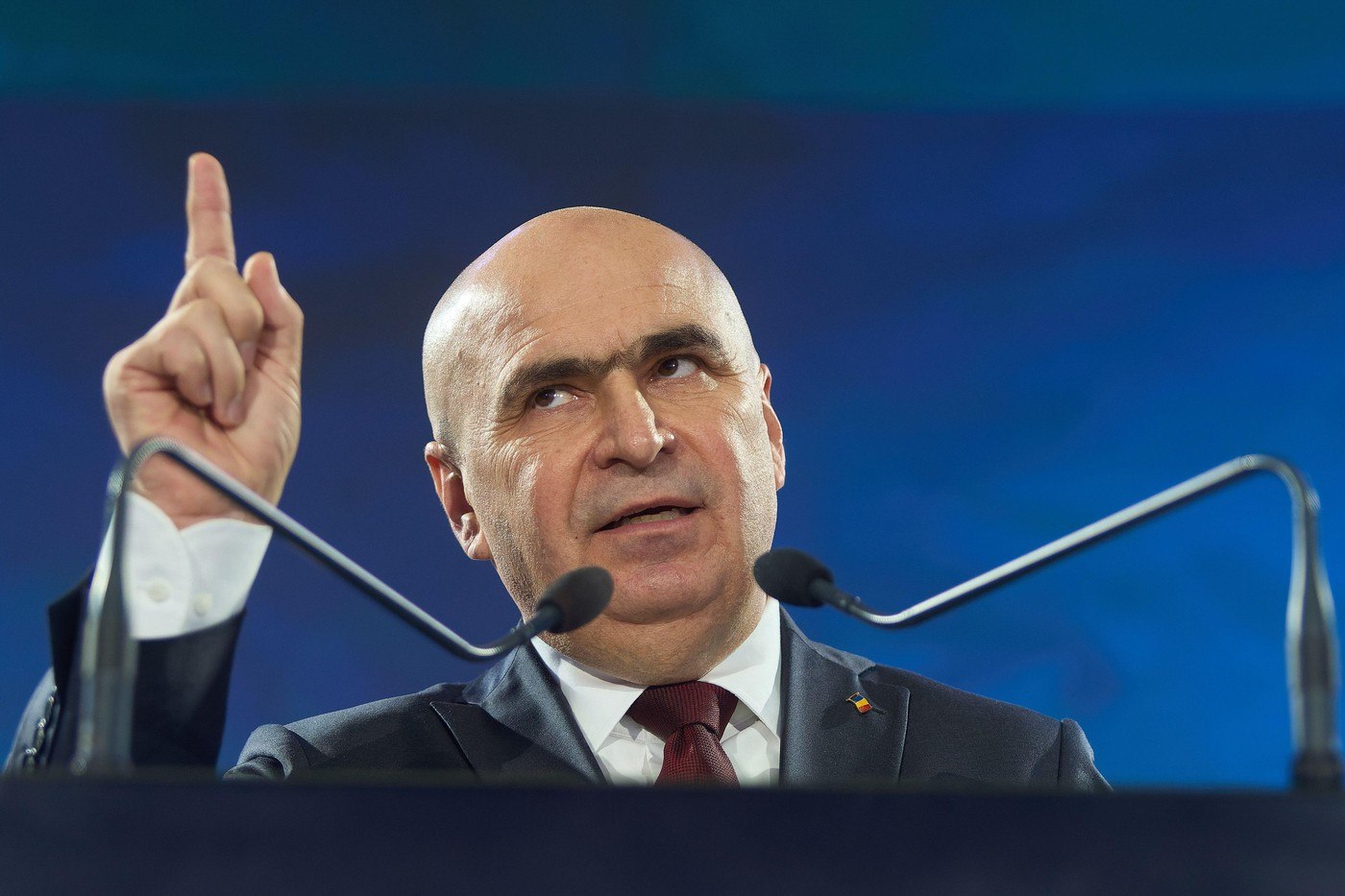 Bolojan provoacă cutremur în sistem: Taie pensiile magistraților și crește vârsta de pensionare