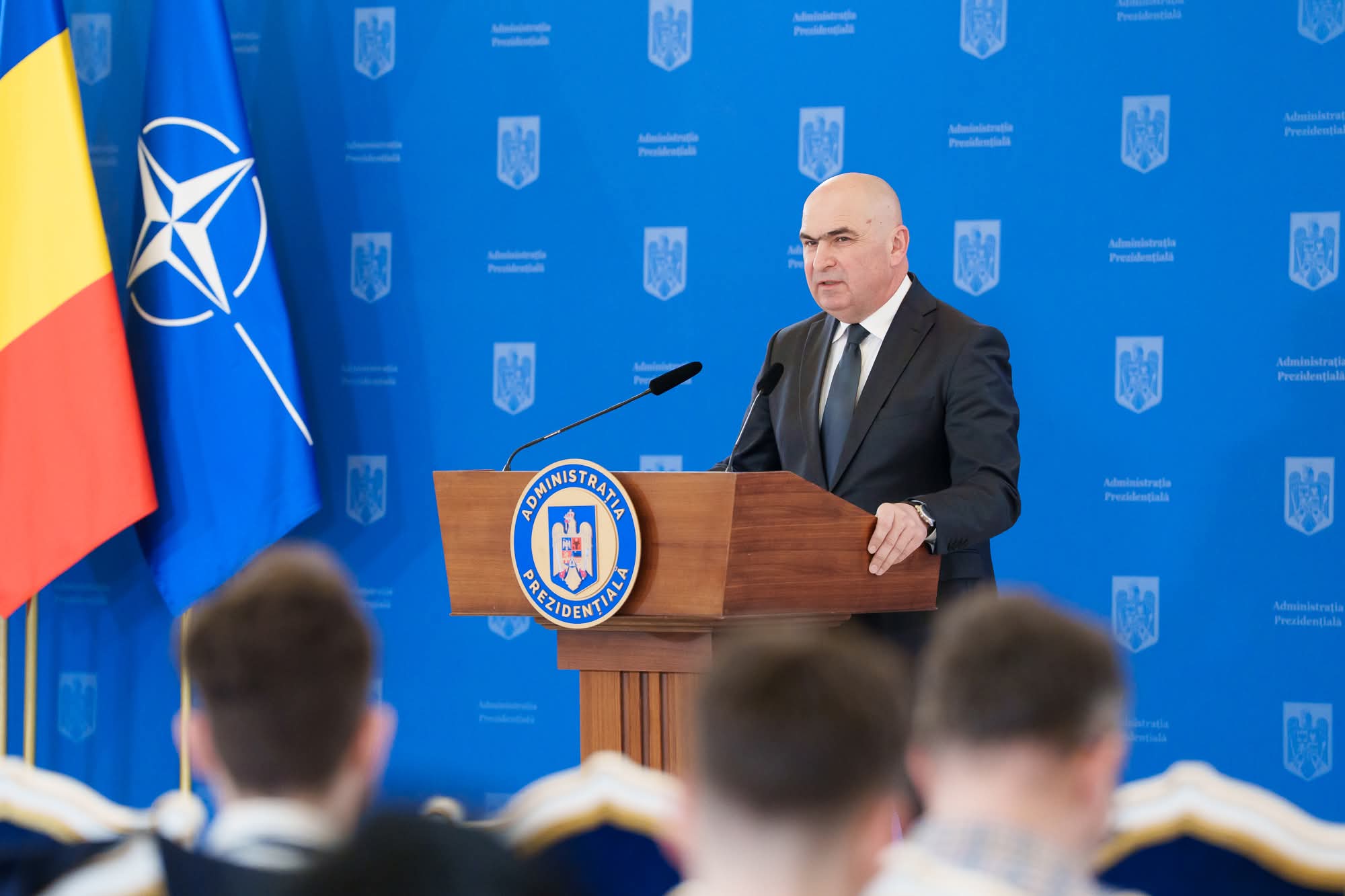 Vin vremuri grele! TVA urmează să crească la 21%, iar cel la alimente la 11%. Pensiile peste 3.000 de lei scad, cresc impozitele locale și prețul la combustibil