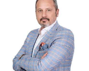 Consilierul Răzvan Tănase (AUR) un nou atac la primarul din Boldești-Scăeni: ‘Ploicică afară, întuneric în oraș și risipă în primărie’ Consilierul Răzvan Tănase (AUR) un nou atac la primarul din Boldești-Scăeni: ‘Ploicică afară, întuneric în oraș și risipă în primărie’